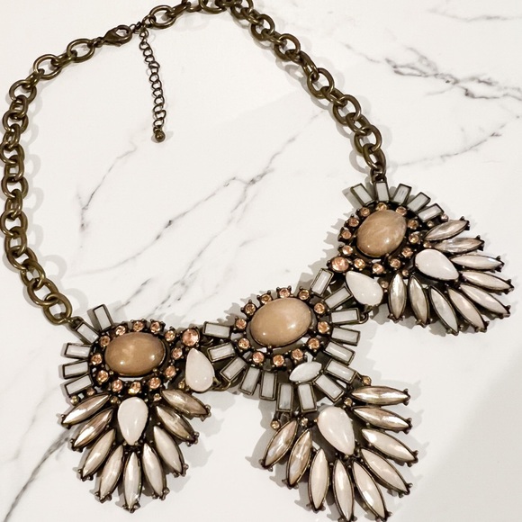 Statement necklace - Picture 3 of 4